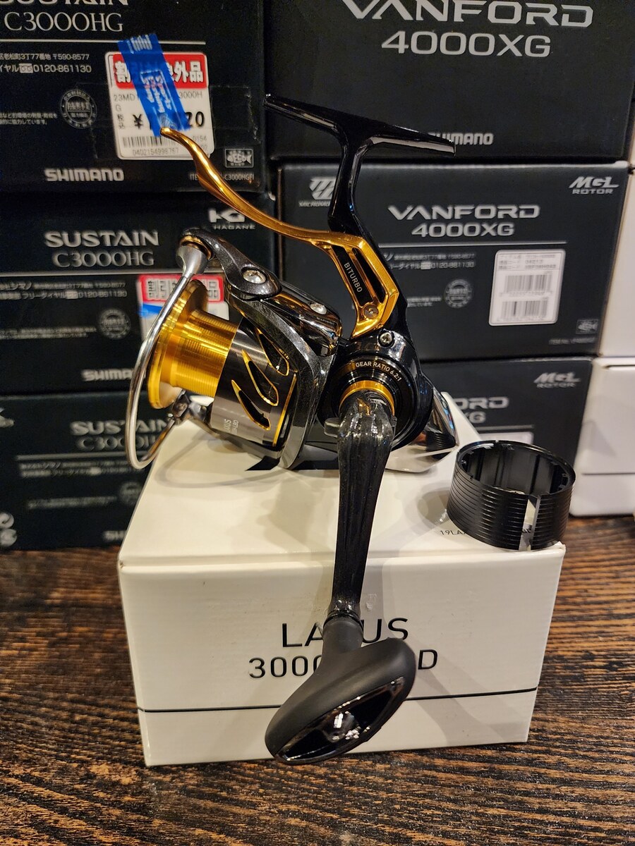 19 LAXUS 3000H-LBD Spinning Reel
100% genuine Item.
Winding length (cm): 93
Gear ratio: 6.2
Weig