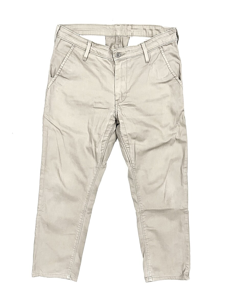 ~ € ~  กางเกง Levi’s  (33)       200.-  