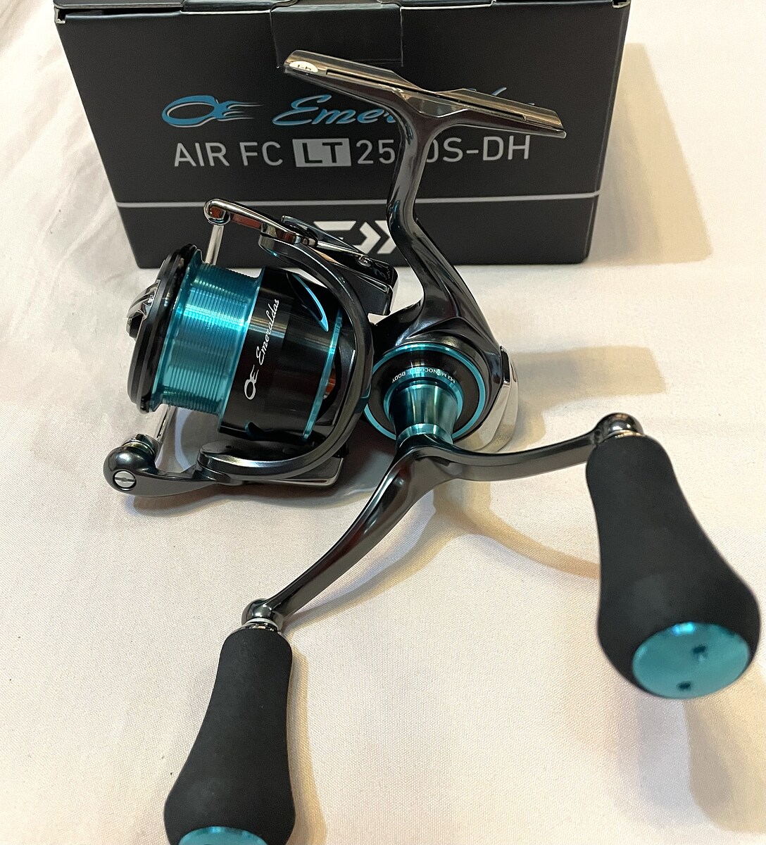 ขายรอกตกหมึก Daiwa Emeraldas Air FC LT 2500S-DH