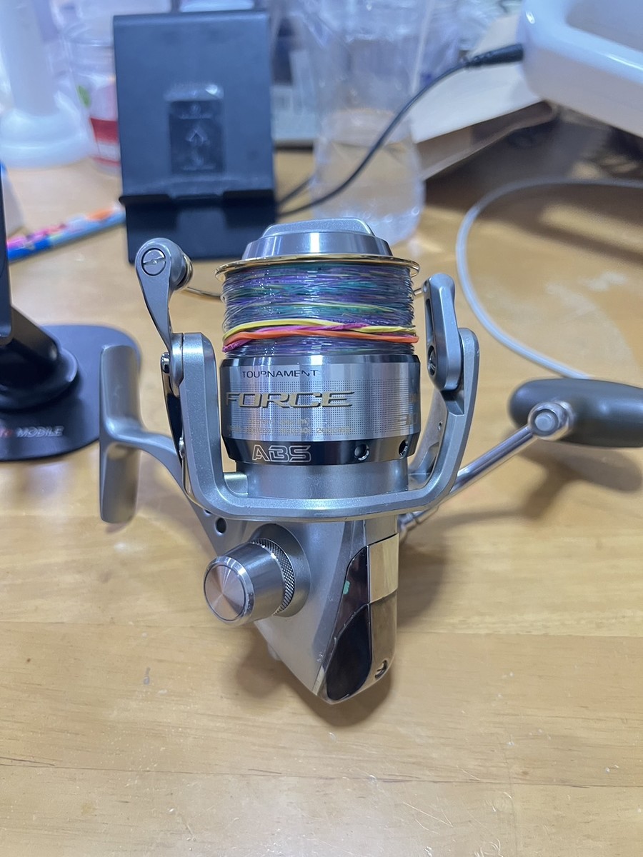 ปรับราคา ขายรอก Daiwa Tournament Force 3000 รุ่นเก่า สภาพ ใช้งาน สวย แน่น ลื่นๆ