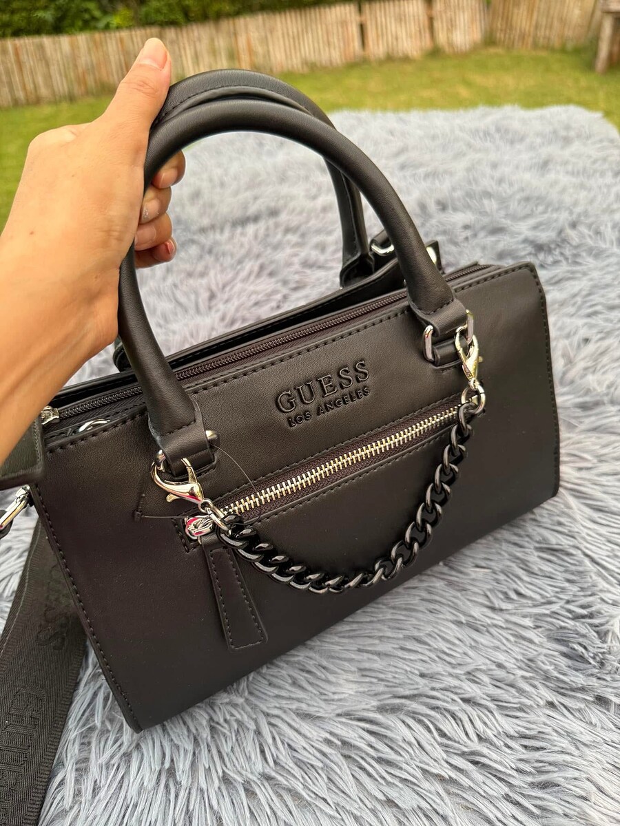 Guess ขนาด6*10

ป้าย 5,990>>>>>1,380-