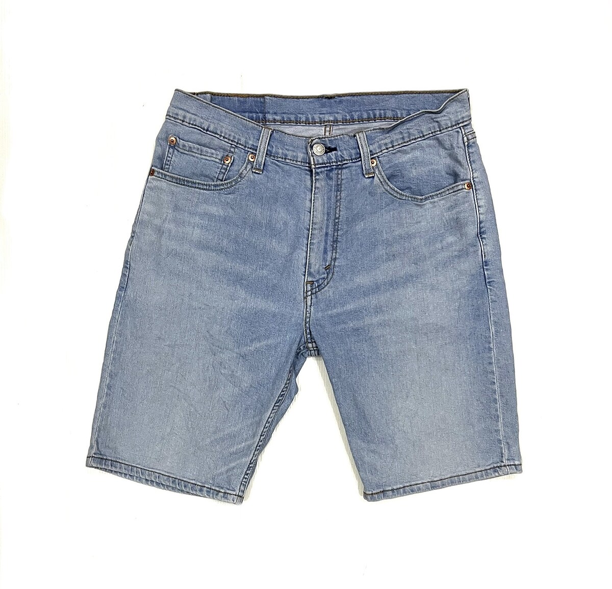 ~ € ~ กางเกงยีนส์ขาสั้น Levi’s 505  (32)   300.- 