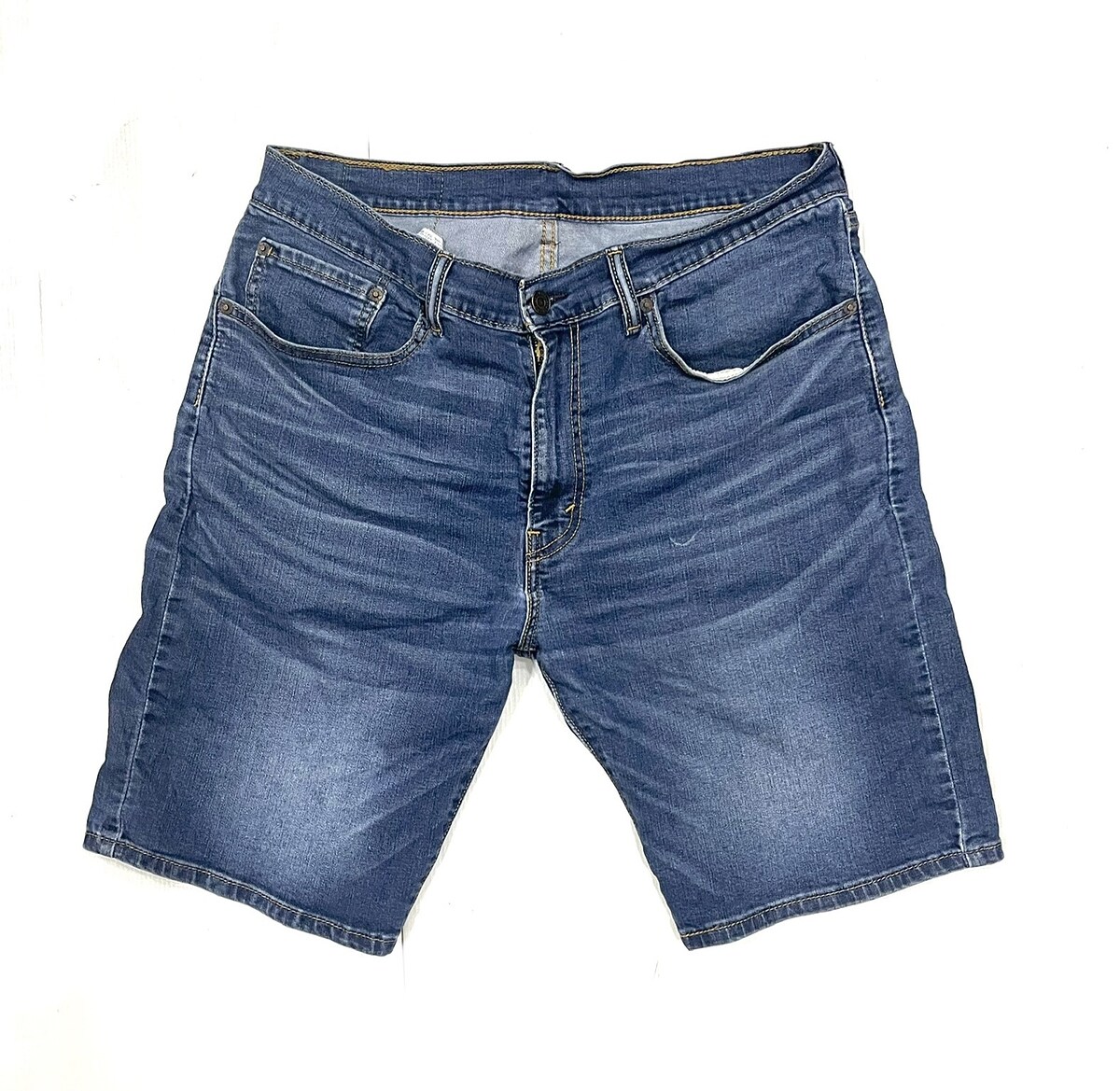 ~ € ~ กางเกงยีนส์ขาสั้น Levi’s 505  (35-36)   250.- 