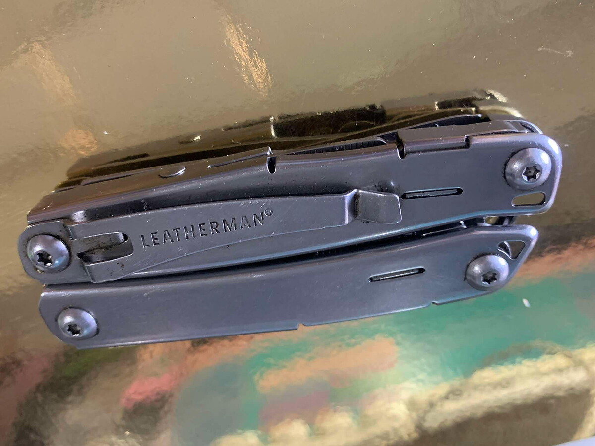 คีม leatherman มือสองตามสภาพถูถๆ ขาย930พร้อมส่ง
อุปกรณ์บางอย่างดึงไม่ออก เอาไปทำเองครับเก็บก็ไม่ได้