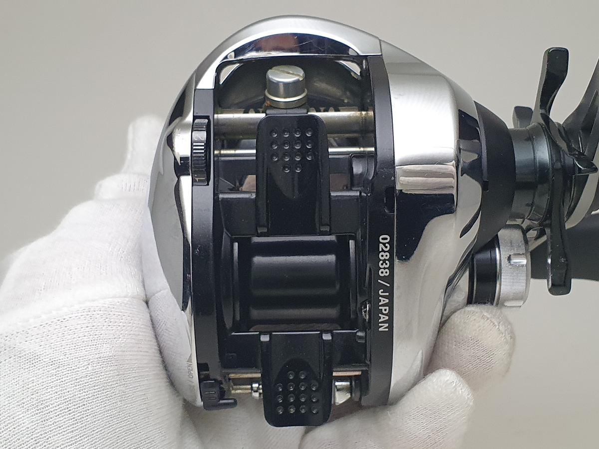  [q]

 [center] [b]*  *  *  *  SHIMANO ANTARES LH 2012 *  *  *  *[/b][/center]


[/q]