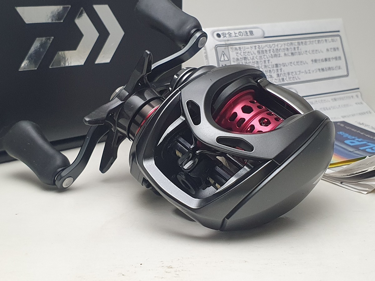 * * * * DAIWA STEEZ AIR TW 500H ตัวที่ 1 (มือสองญี่ปุ่น) * * * *