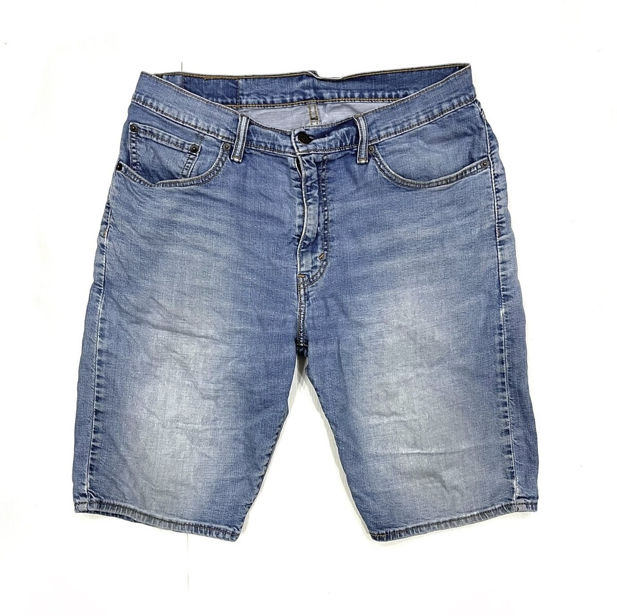 ~ € ~ กางเกงยีนส์ขาสั้น Levi’s 505  (34)   250.- 