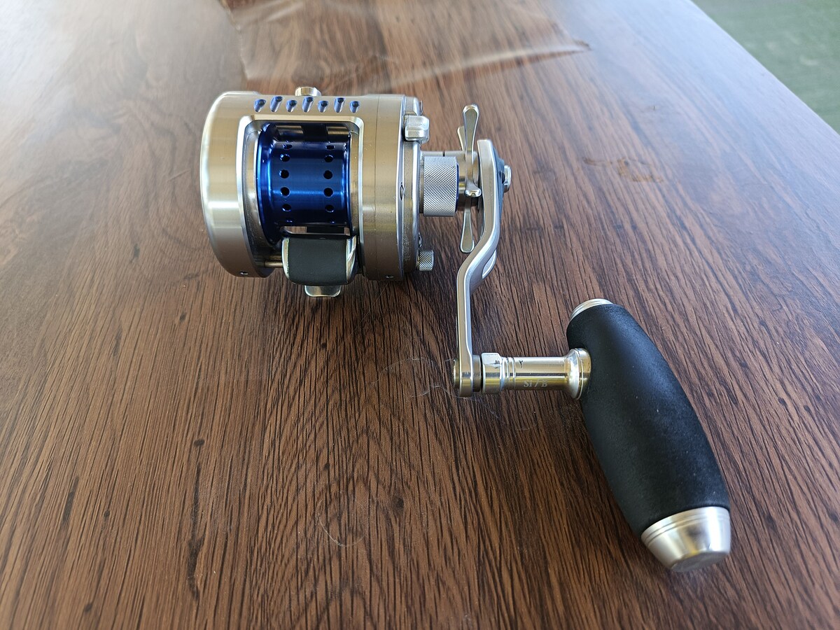 รอก Shimano  conquest type J-m  สวยๆเพิ่งมาจากญี่ปุ่นครับนี้แขนแต่งมาให้ด้วยครับ