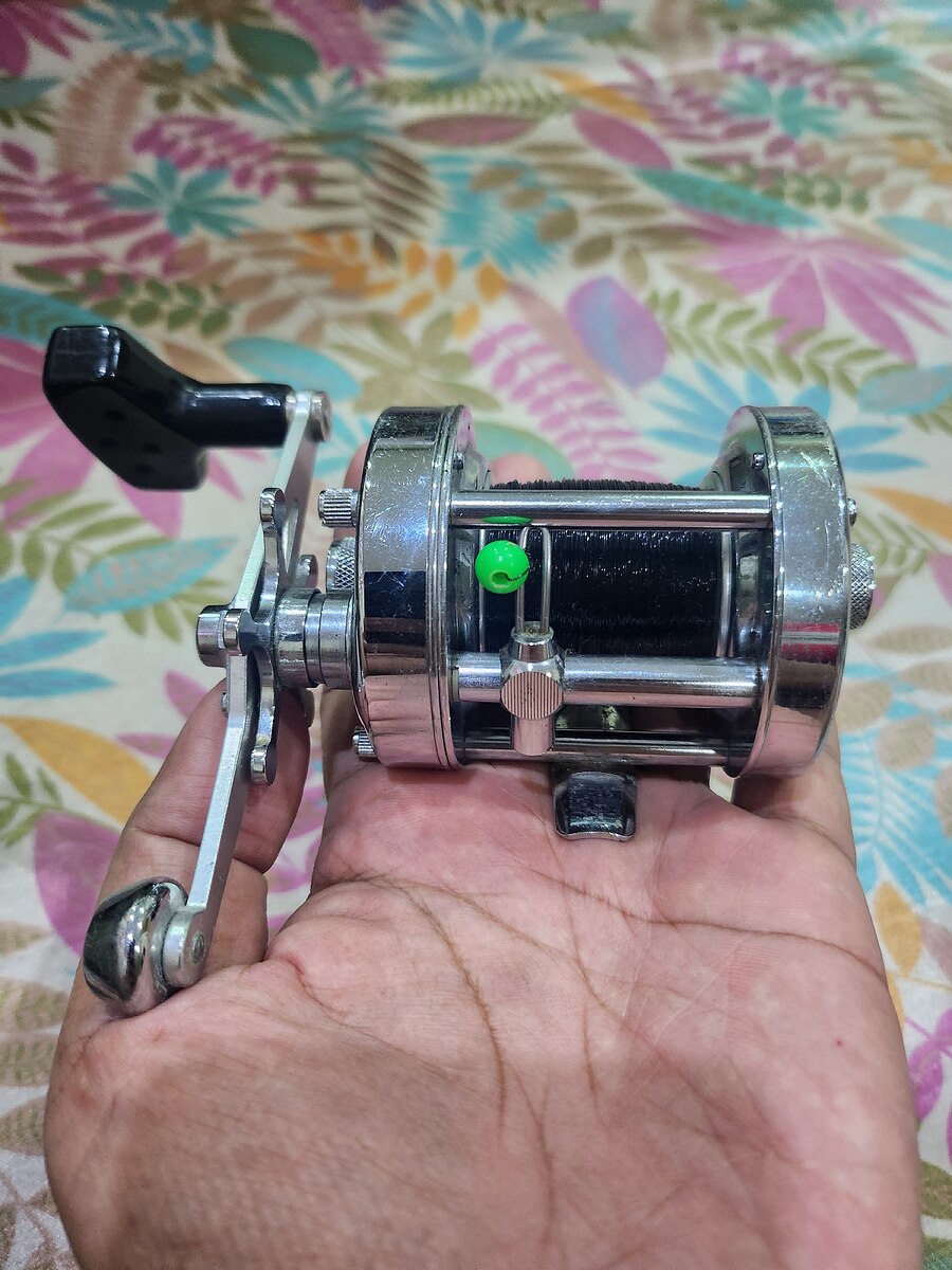 Abu 6500 CS ROCKET CHROME มือสอง หมุนเนียนๆ