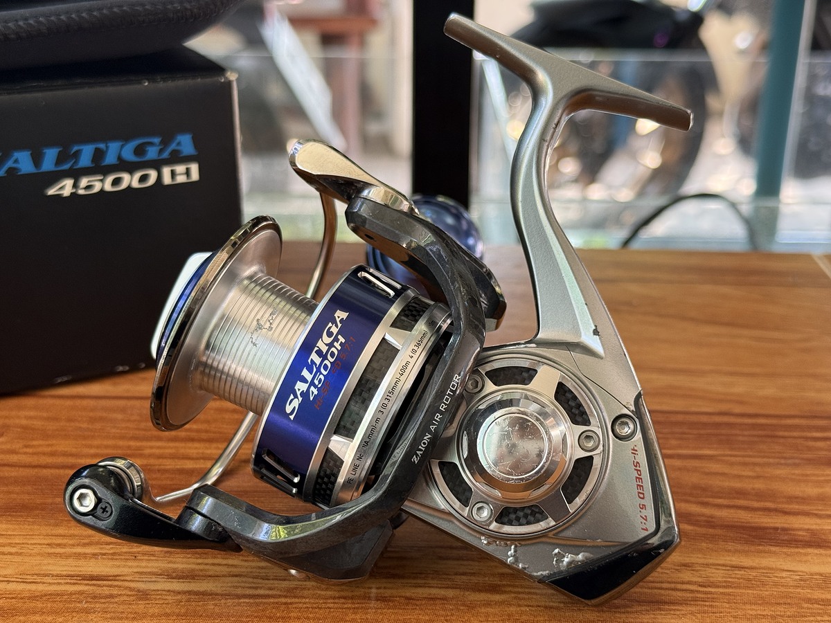 รอกสปิน Daiwa Saltiga 4500H ปี10 มือ2 