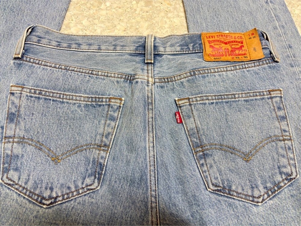 Levi's blue jean 501 #32