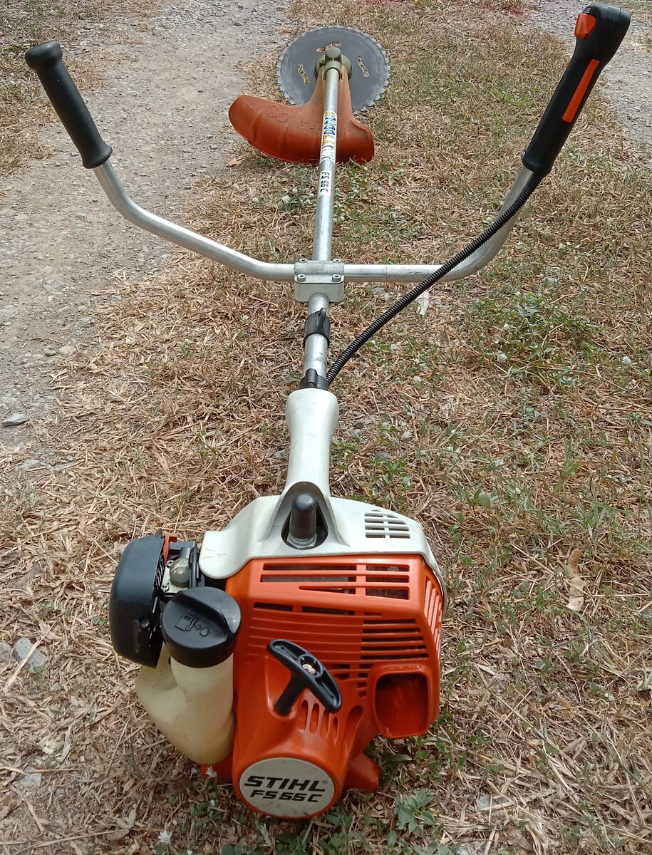 STIHL : เครื่องตัดหญ้า 27 cc.