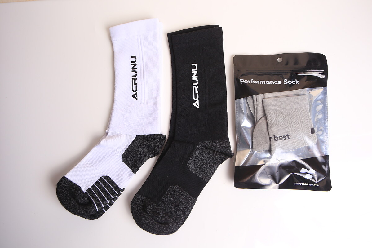 ถุงเท้าสำหรับกีฬาระดับ Performance Sock - Persernalbest.run & Acrunu