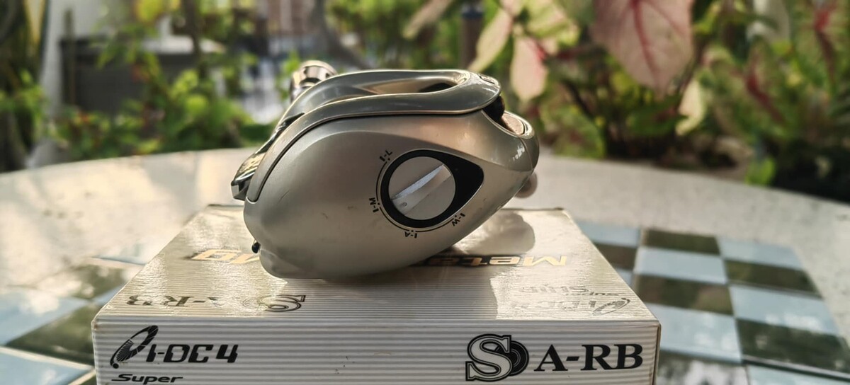 1.Shimano Metanium Mg DC L หมุนซ้าย
Gear Ratio  6.2
Weight oz  195g/ 6.9 oz
Capacity  12lb-120yds