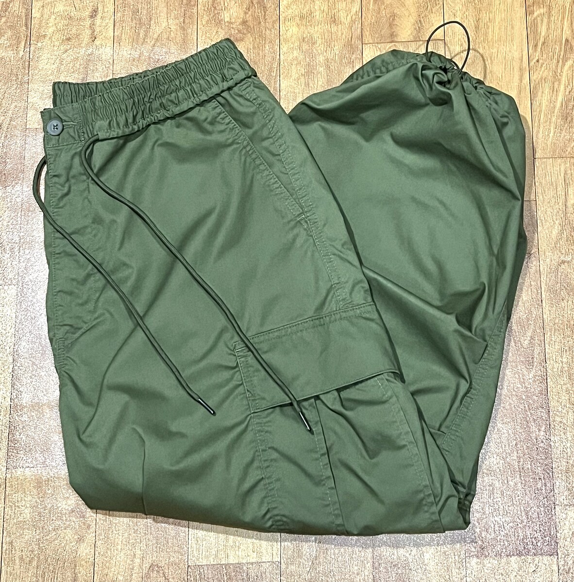 กางเกง GU BALLOON CARGO PANTS 