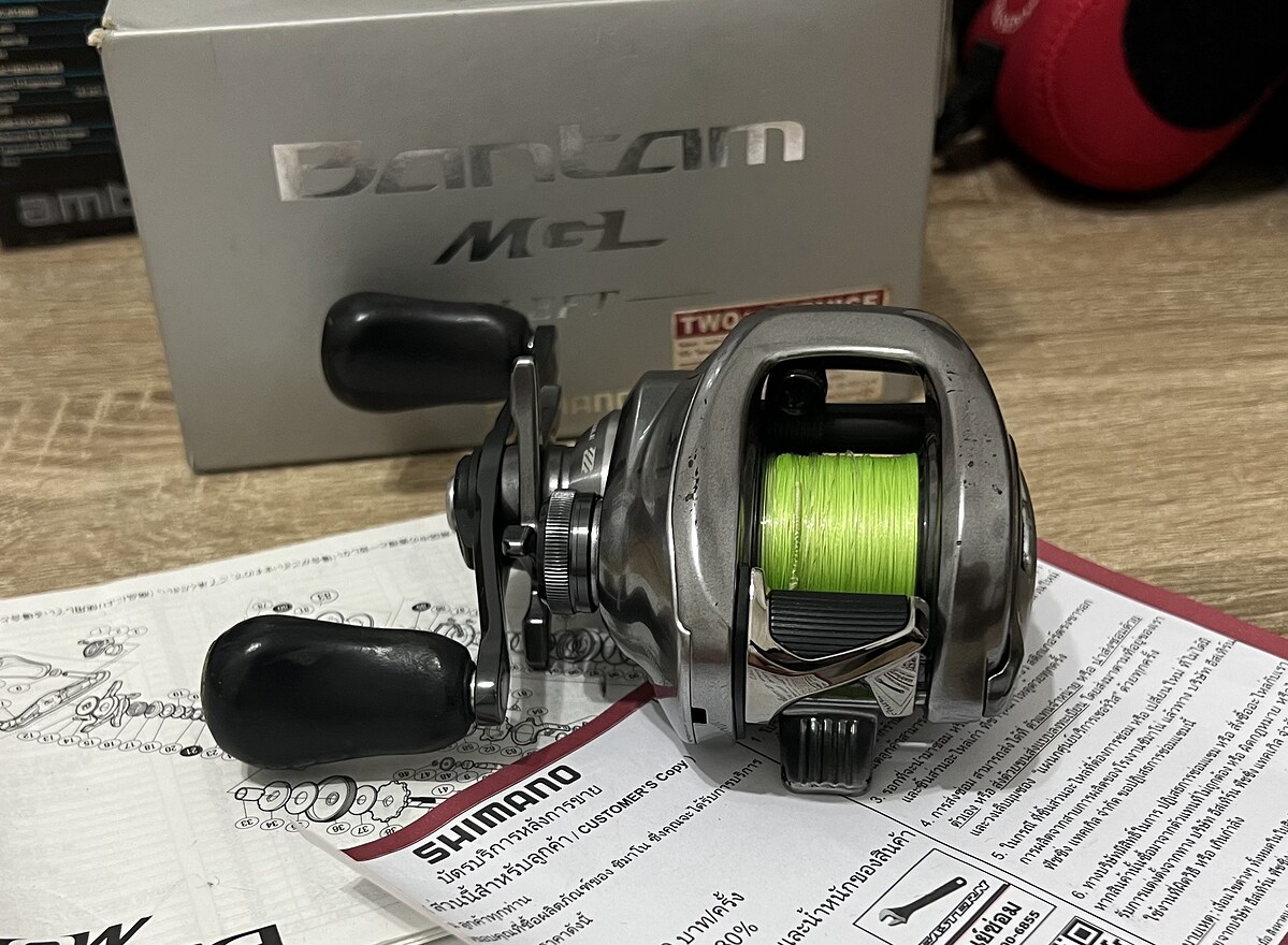 Shimano bantam mgl ซ้าย
ใช้งานปรกติคับ มีเท่าที่เห็นนะครับ
ผมแถมถุงใส่รอก สีแดงเพิ่มให้ครับ
รอบ6.
