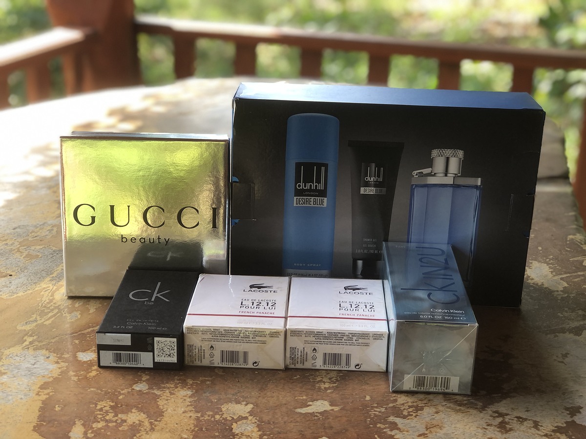  :grin:

Dunhill desire Blue.    ทั้งเซต     1350 บาท  ประกอบด้วย   น้ำหอม 100 ml.   Body spray. 1