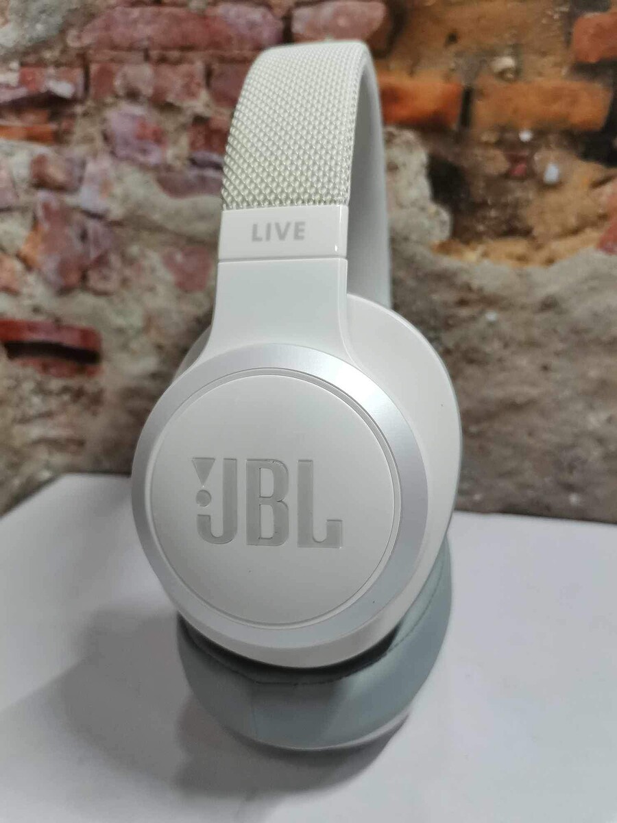 หูฟังไร้สายมือหนึ่ง JBL Live 500 Wireless Headphone สีขาวของแท้100%
