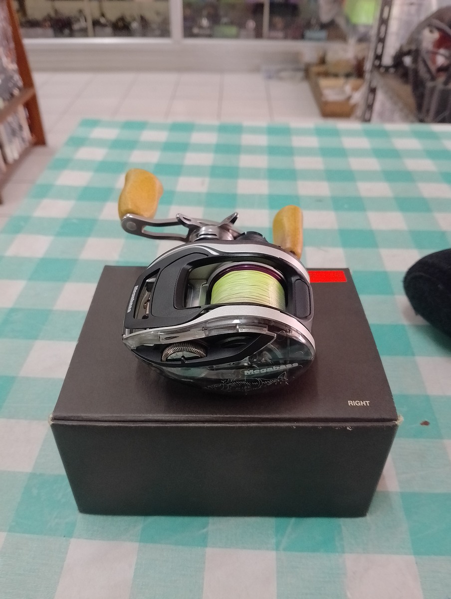 ขายรอกMegabass limited fx 68r พร้อมกล่องและอุปกรณ์