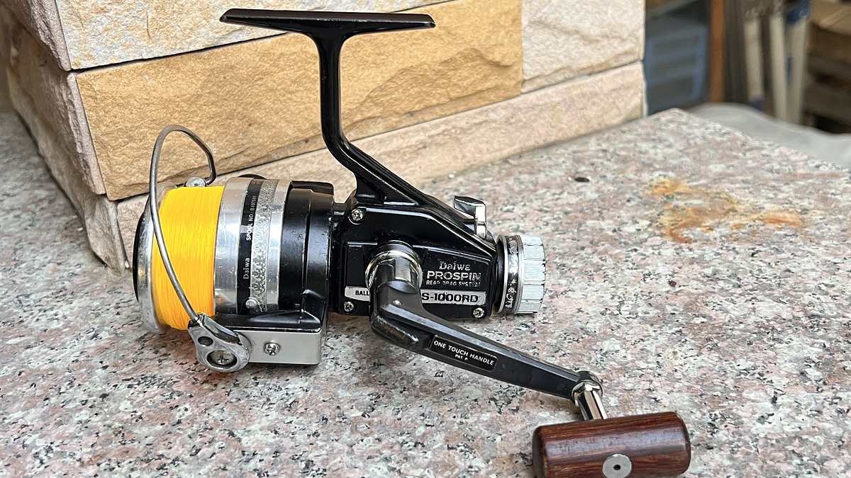 รอกสปินDaiwa Prospin GS-1000 เบรคท้าย