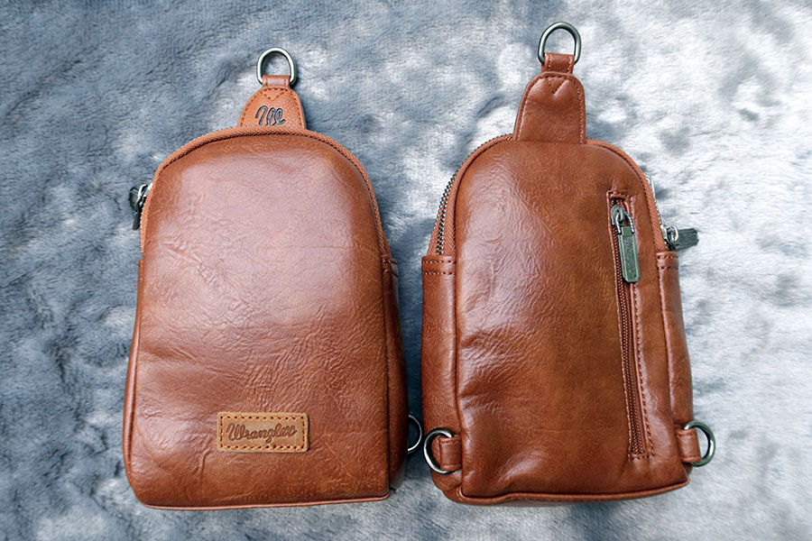 wrangler leather crossbody sling bag /กระเป๋าหนังแท้สะพายข้างใส่โทรศัพย์