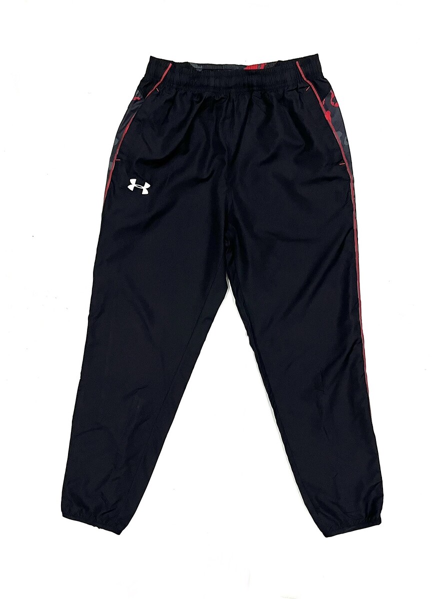 ~ € ~  กางเกงกีฬา Under Armour  (29-32)      300.-