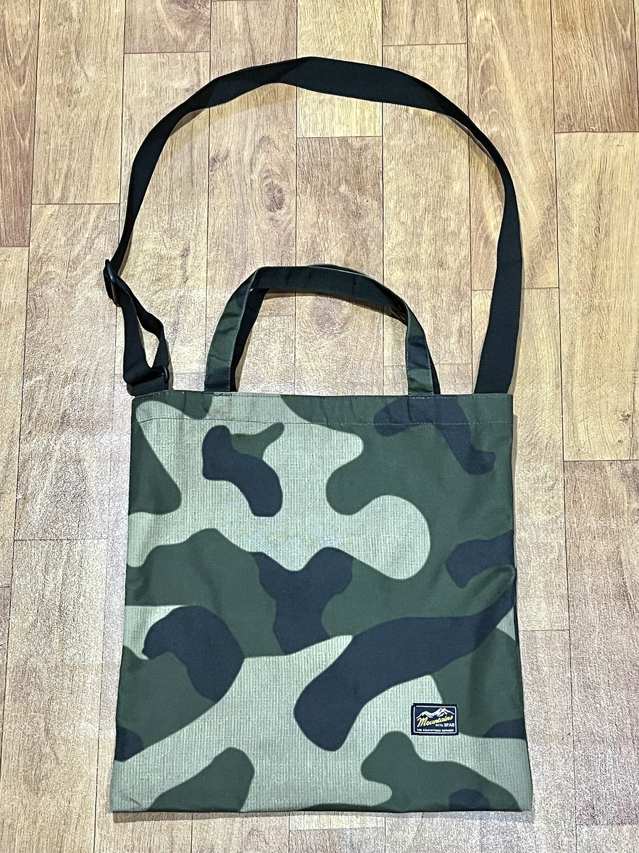 กระเป๋าสะพาย MOUNTAINS CAMO BAG