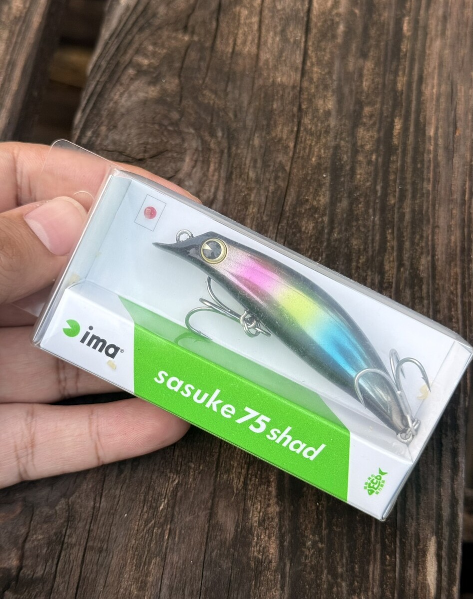 Ima Sasuke 75shad  สีสลิ่ม ของใหม่ 

ตัวละ 350 บาท  (มีตัวเดียว) 