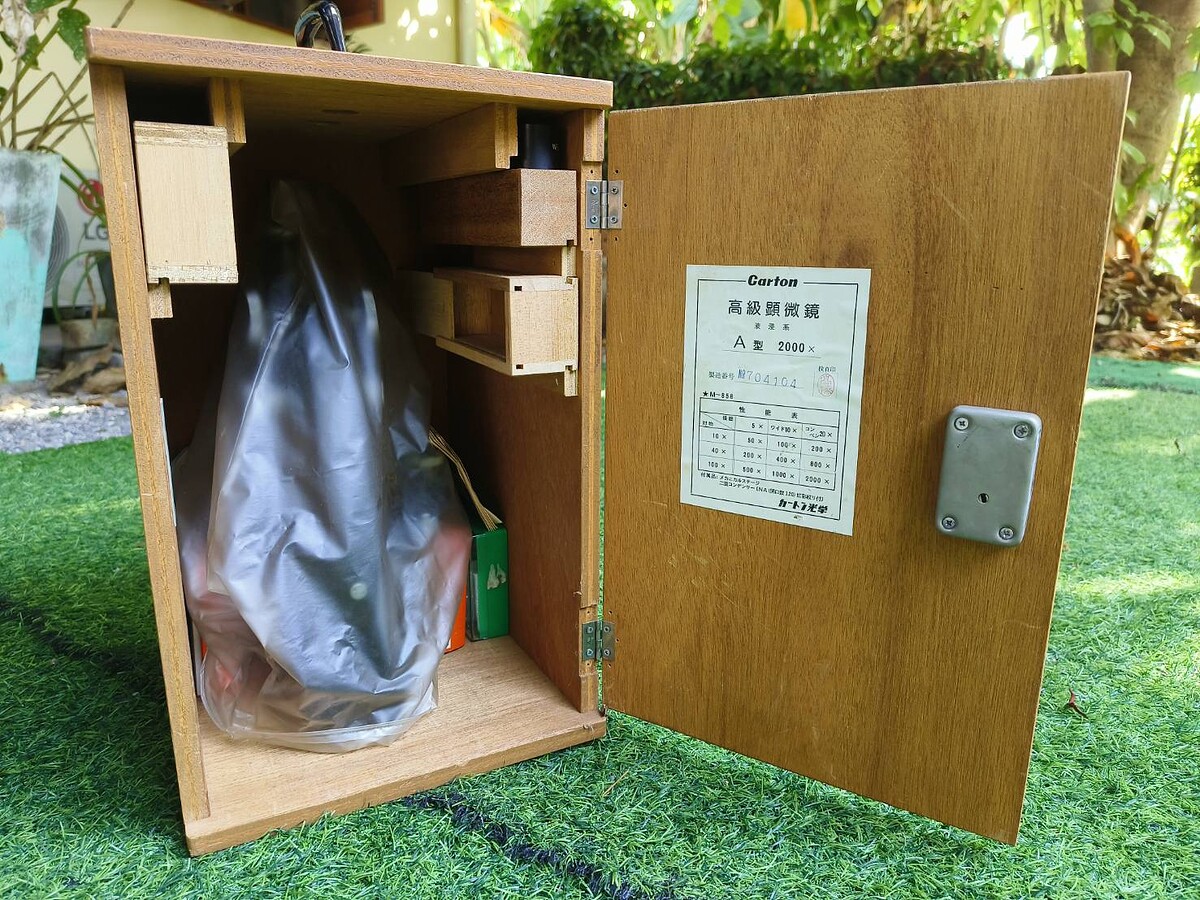 ขออนุญาตนอกเรื่อง   ขาย    กล้องจุลทรรศน์    Carton    สภาพใหม่เก่าเก็บ     มือส