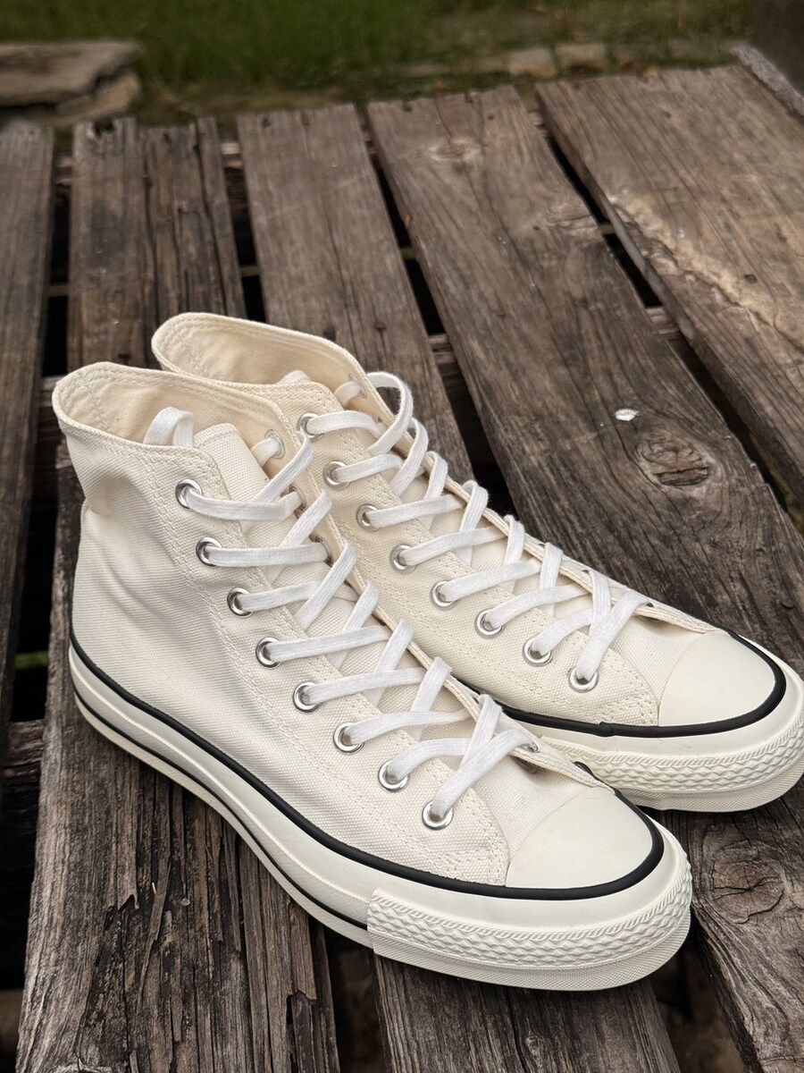 1.Made in Japan สีขาว หุ้มข้อ เบอร์ 7 (25.5 cm.) 

สภาพยังสวยๆ ขาวสะอาดทั้งคู่ ยางซอฟไม่มีปริ หรือ