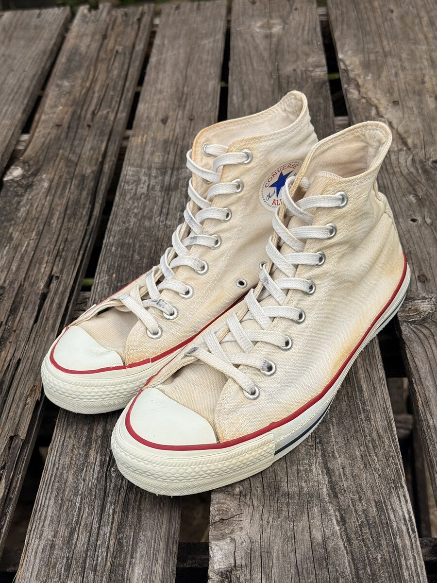 4.Made in USA.  ปี 1980  หุ้มข้อ เบอร์ 9 (27.5 cm.)

สภาพยังถือว่าสวย มีตำหนิที่ยางตรงหัวนิดนึง  ป