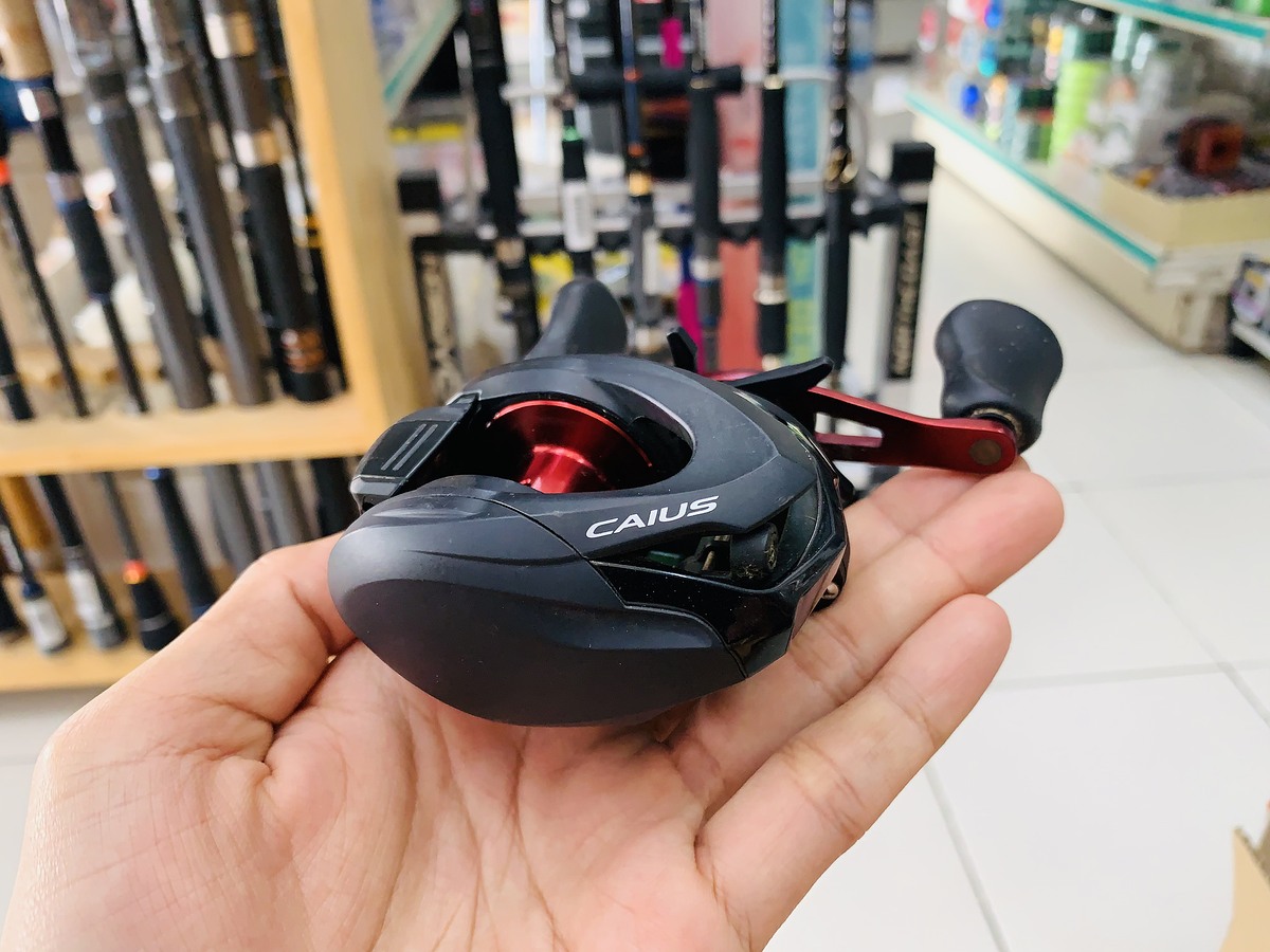 รอก Shimano Caius 