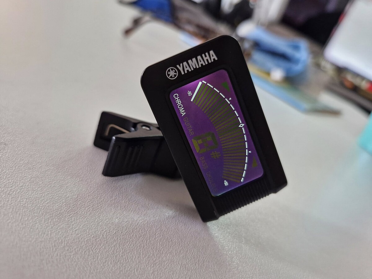 ที่ตัดกระจก//ที่ตั้งสายกีต้าร์ yamaha