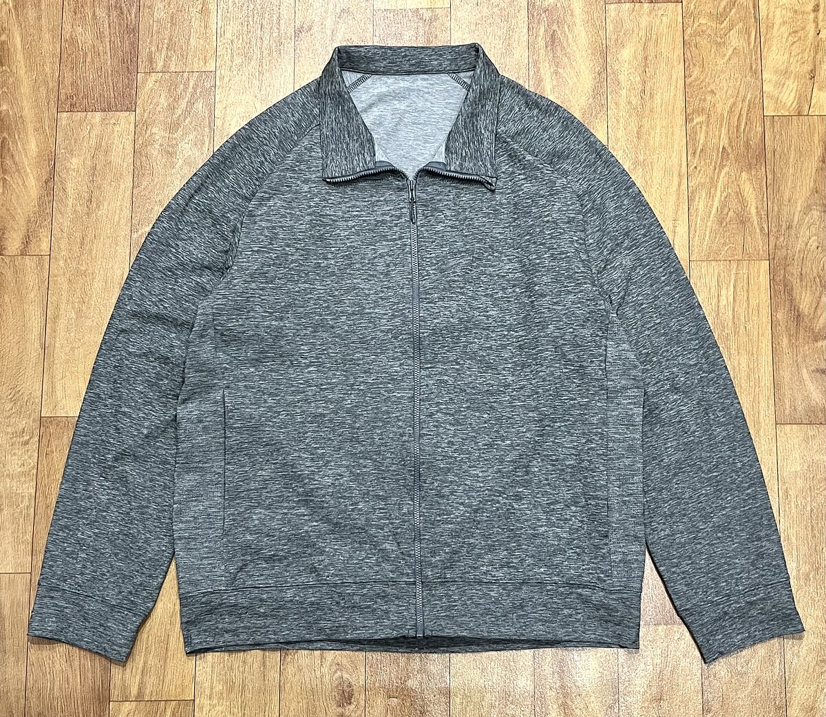 เสื้อ Uniqlo Ultra Stretch Active Zip-Up Jacket