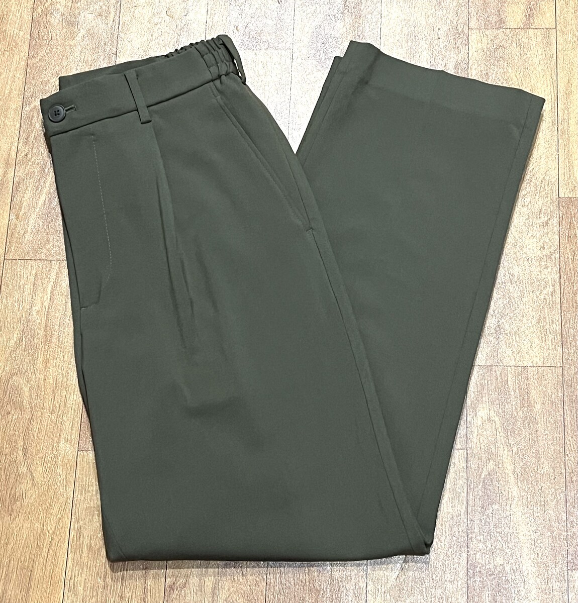 กางเกง UNIQLO PLEATED WIDE PANTS 