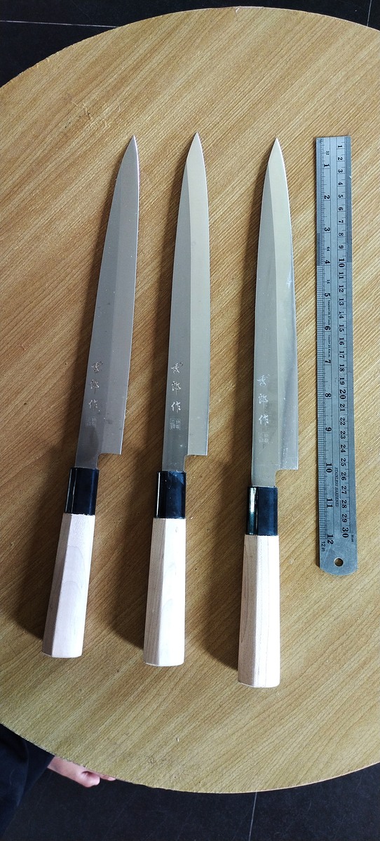 มีดซาซิมิของใหม่ไม่ผ่านการใช้งานเล่มละ300บาท