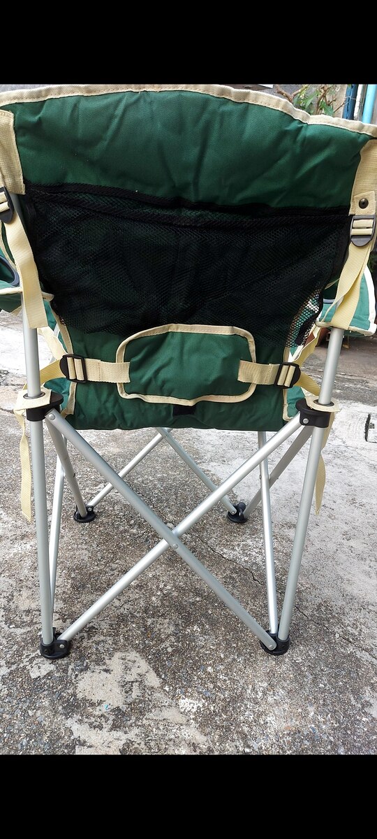ด้านหลังมีที่ใส่ของ