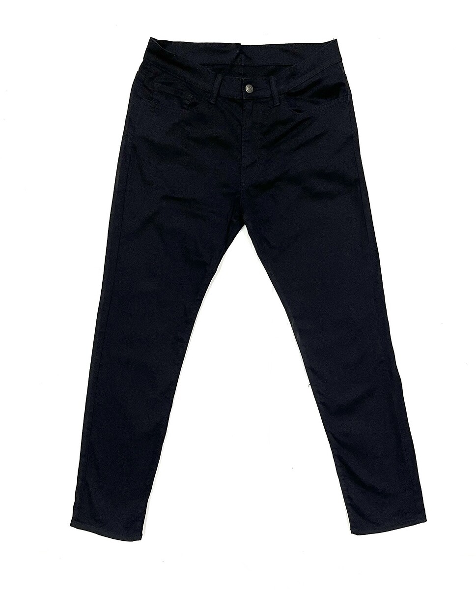 ~ € ~  กางเกงยีนส์ UNIQLO สีดำ (32-33)      220.-   