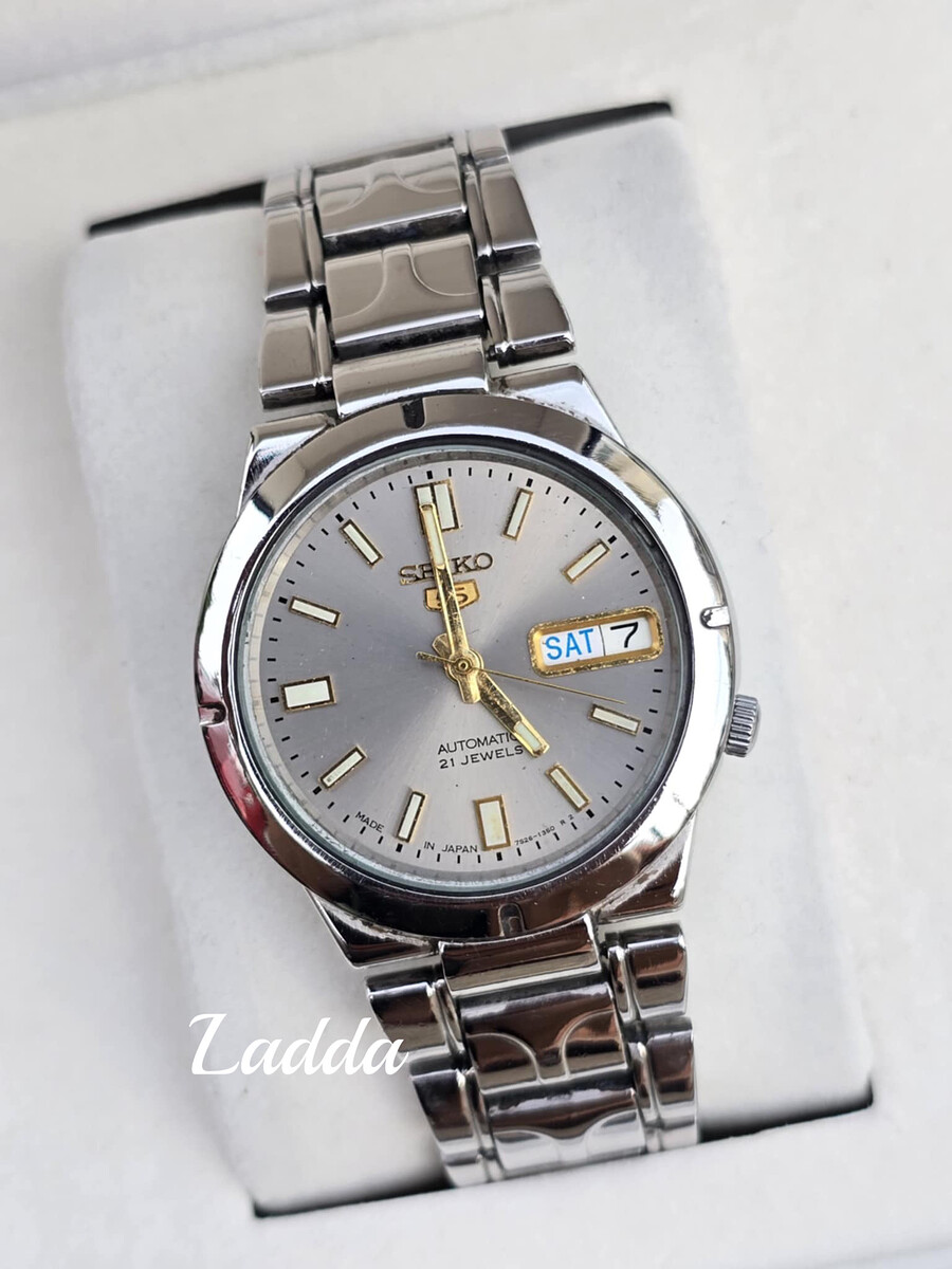 นาฬิกา  Seiko 5​ ​ Automatic​ กลไกลระบบเครื่อง 7s26 หน้าเทา