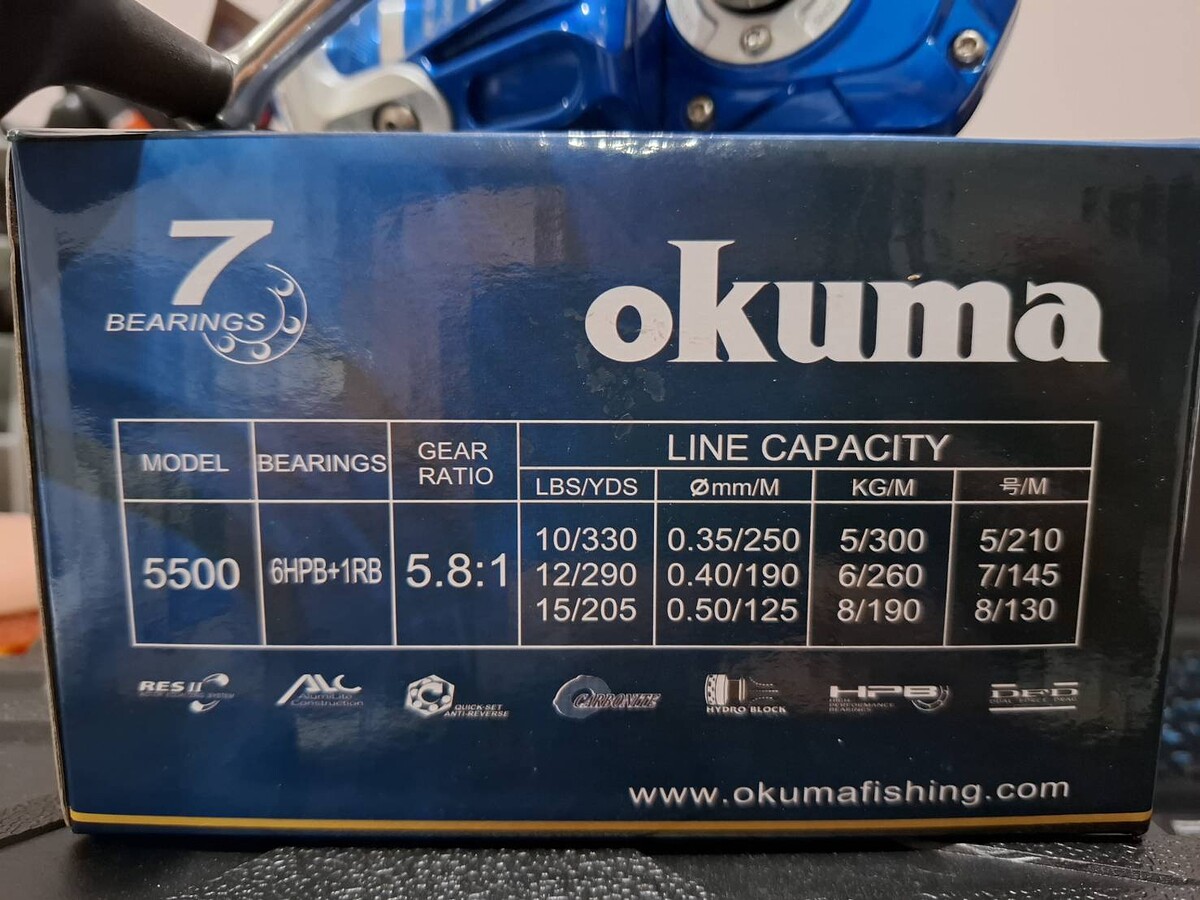 รอกสปินนิ่ง okuma azores 5500 สภาพสวย ใช้งานปกติทุกระบบ มีกล่อง สายรัดสปูน เดิมให้ครบ มีรอยจากการใช้
