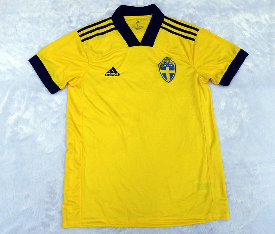 ADIDAS /S/M/L/XL เสื้อกีฬาแขนสั้นสวยใหม่ลิขสิทธิ์ของแท้ ราคารวมส่ง Flash