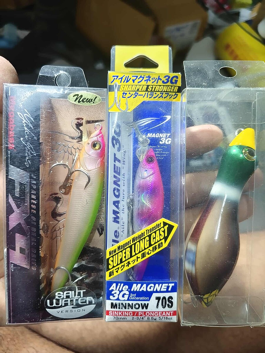 ชุดนี้ของใหม่เป็นตัวนะครับ 
ตัว1 Fx9 ปรับลิ้นได้ 350
2 magnet 250
3 เป็ดน้ำงานสะสม เอา 300