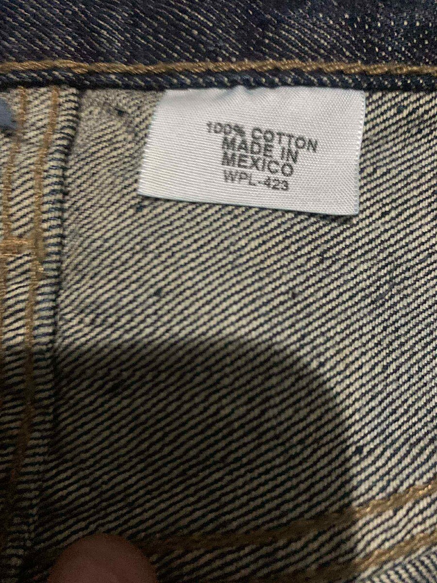 Levi's 501 Made in MEXICO 
ป้าย. 33x30 วัดจริง. เอว. 33"
*สภาพยังไม่ได้ใช้งาน*
ขอขาย1190พร้อมส่ง
