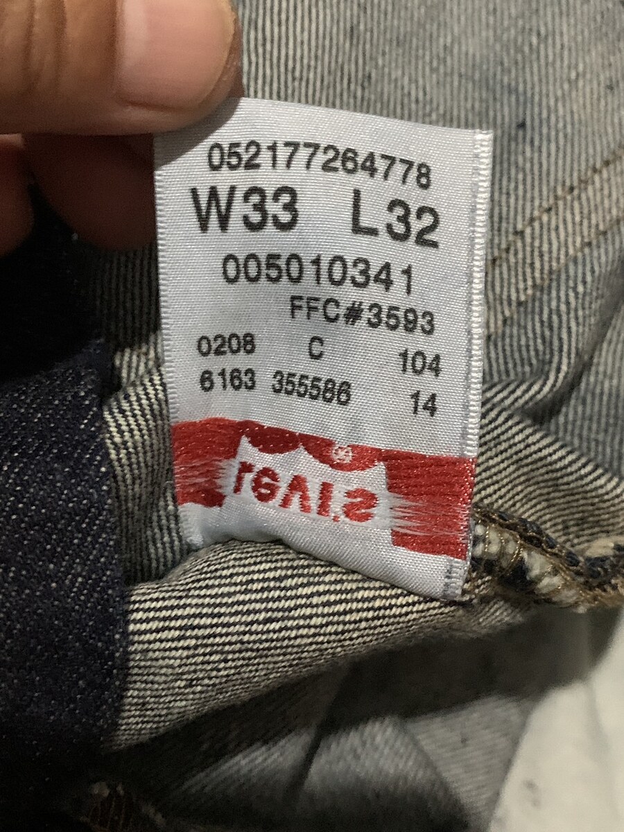 Levi's 501 Made in MEXICO 
ป้าย. 33x30 วัดจริง. เอว. 33"
*สภาพยังไม่ได้ใช้งาน*
ขอขาย1190พร้อมส่ง
