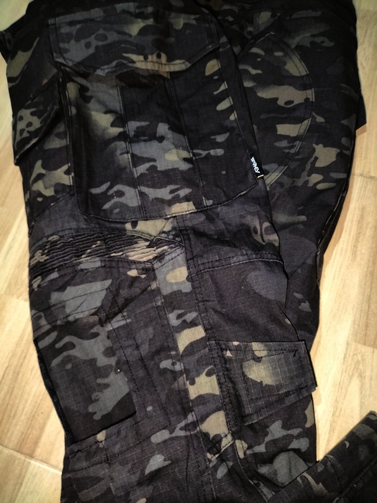  [b][b]มือสอง ใกล้เคียงของใหม่  เนื้อผ้าลายตาราง ผ้าริปสตอป ไม่บาง หนากำลังดี  10 กระเป่า  ปรับรัดเอ