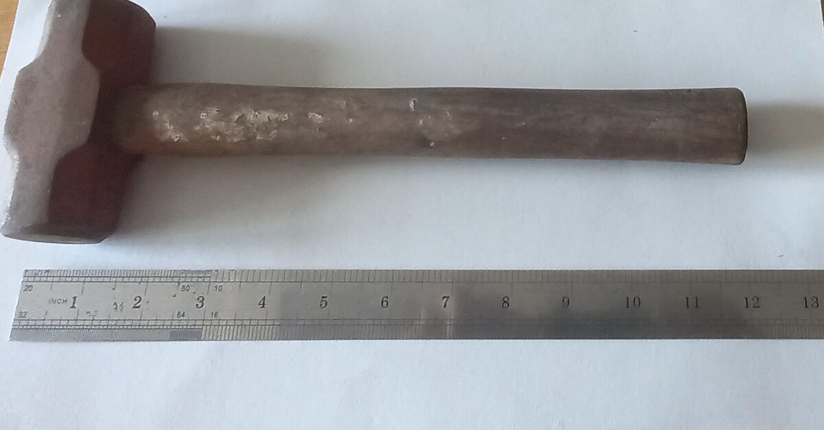 ค้อนปอนด์ สภาพไม่เคยใช้งานแต่เก่าเก็บ ขนาด 2 ปอนด์ ขาย 220 บาทส่ง 50 บาท