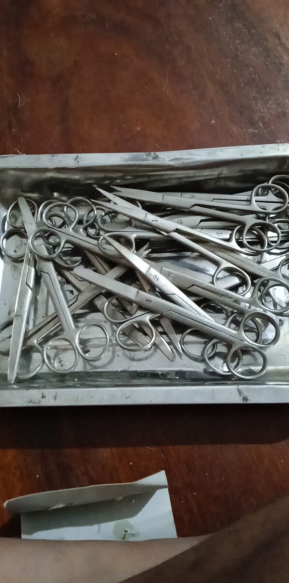 กรรไกรสแตนเลสหลายตัว