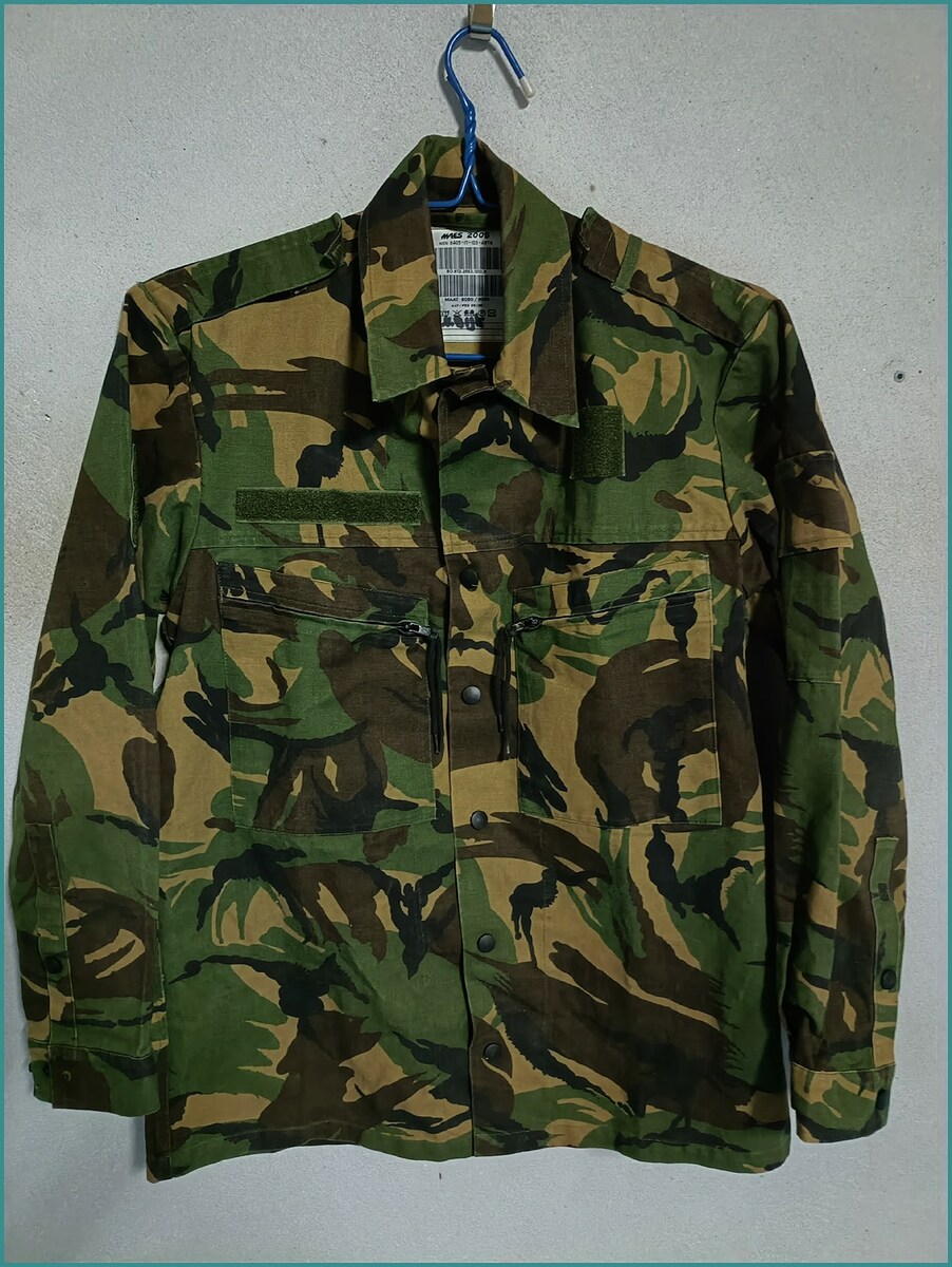 เสื้อทหารเนเธอร์แลนด์ :SIZE : รอบอก 43-44 นิ้ว 