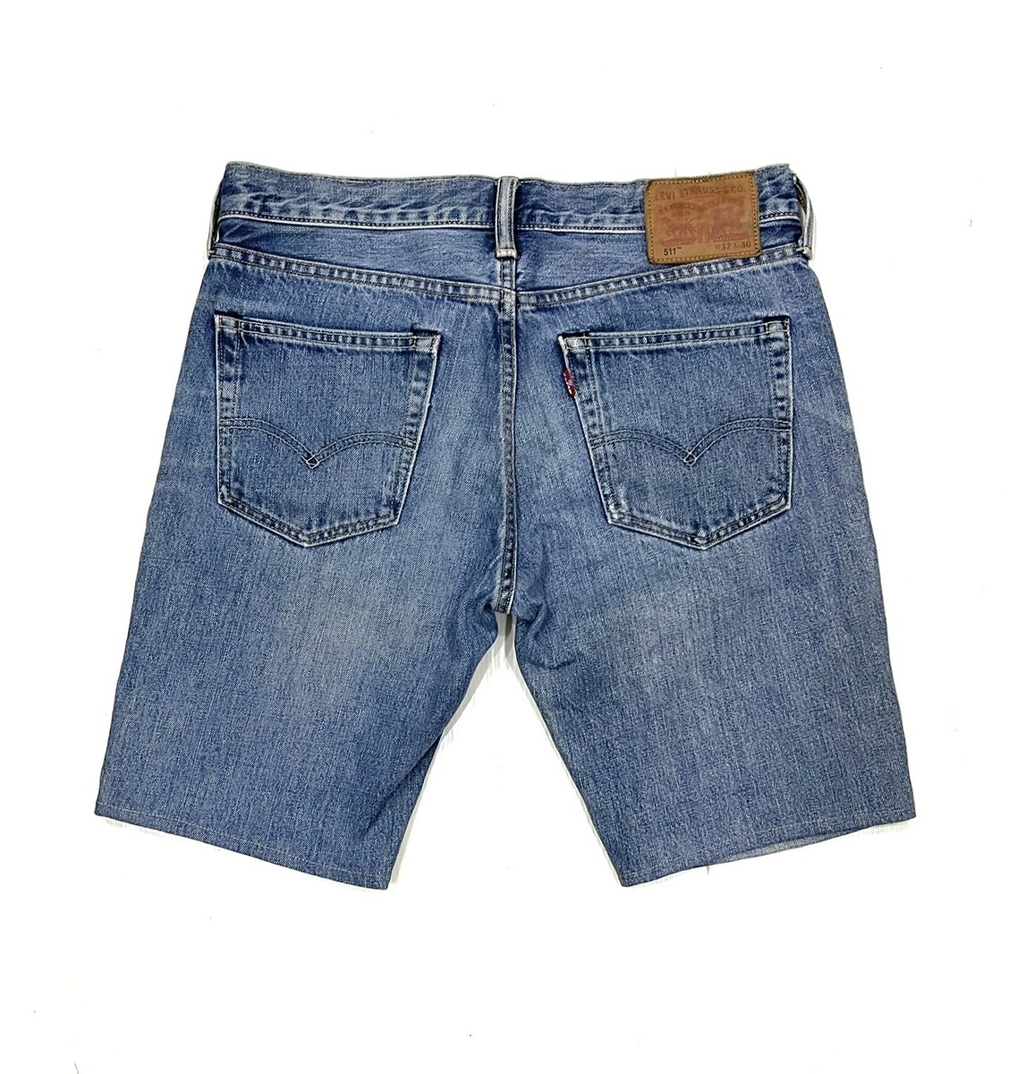 กางเกงตัดเป็นขาสั้น ทรงสวย แท้100%ครับ