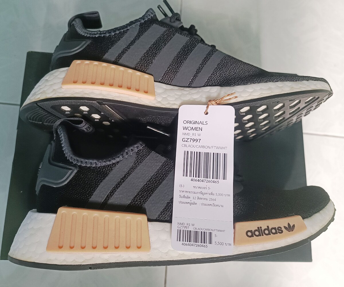 *** รองเท้าผ้าใบ ADIDAS NMD R1 W ของใหม่ ***
